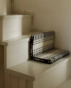 Lokal Helsinki Step kudde, Nereus, svart