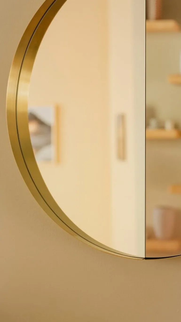 Lokal Helsinki Vino 60 spegel, mässing, utåtgående