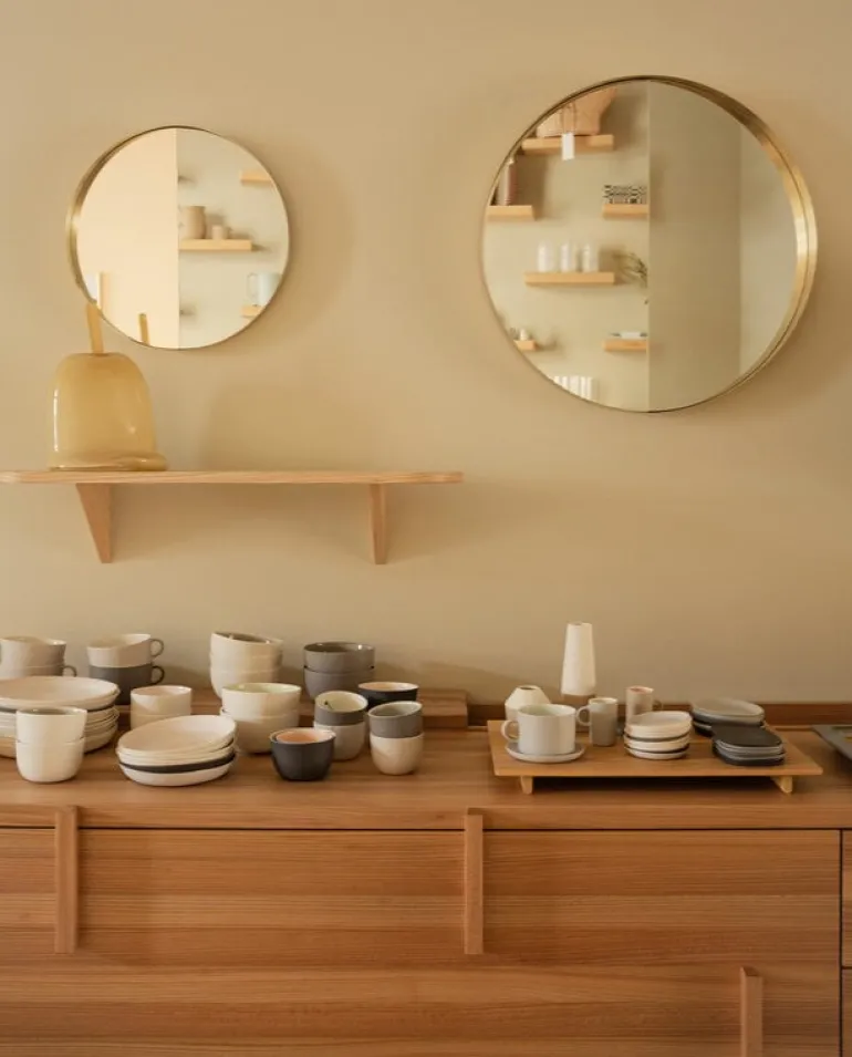 Lokal Helsinki Vino 60 spegel, mässing, utåtgående