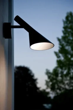 Louis Poulsen AJ 50 vägglampa för utomhusbruk, svart