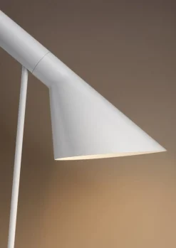 Louis Poulsen AJ bordslampa V3, vit