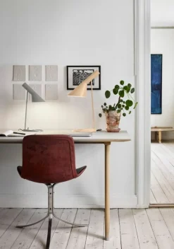 Louis Poulsen AJ Mini bordslampa, varmgrå