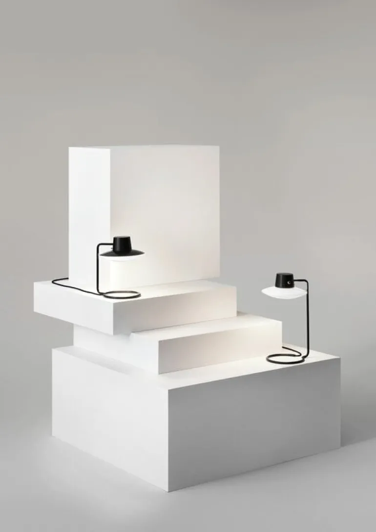 Louis Poulsen AJ Oxford bordslampa, 280 mm, svart - opalglas