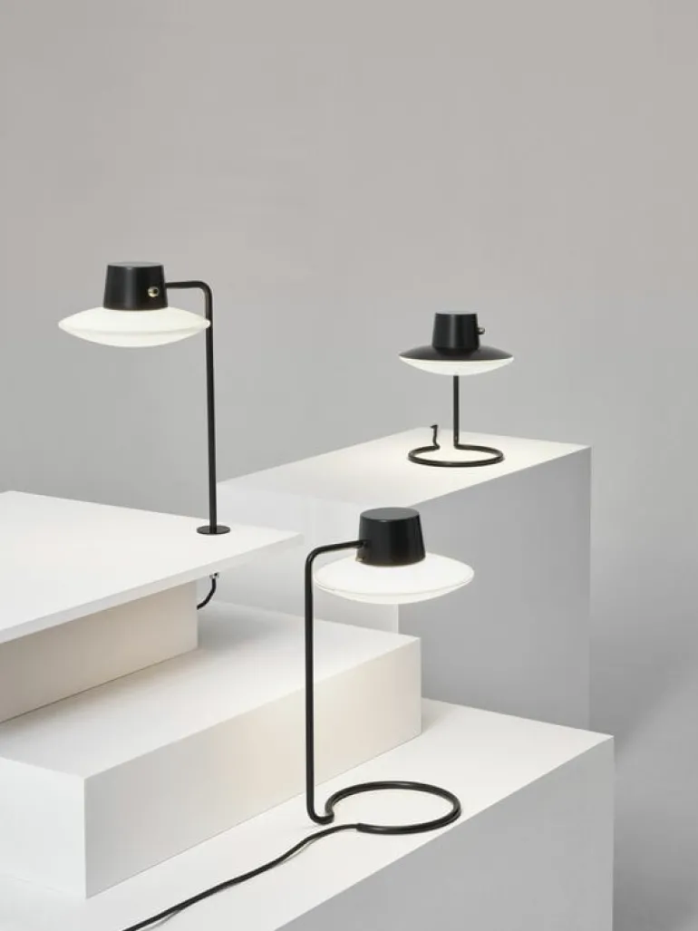 Louis Poulsen AJ Oxford bordslampa, 280 mm, svart - opalglas
