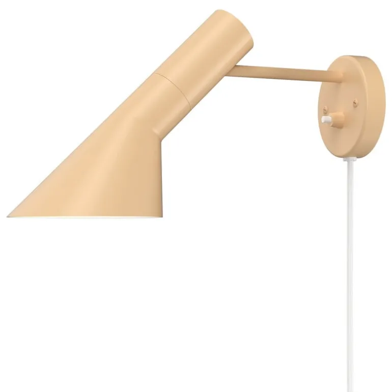 Louis Poulsen AJ vägglampa, varm sand
