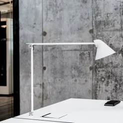 Louis Poulsen NJP bordslampa, vit