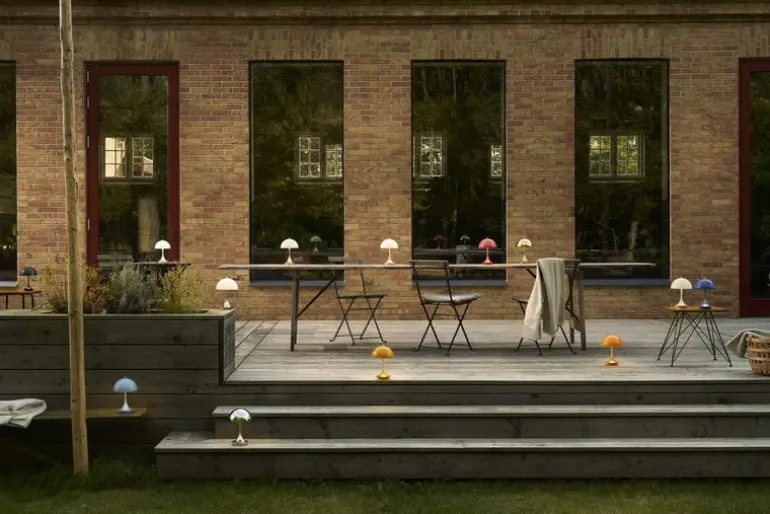 Louis Poulsen Panthella 160 Portable V3 bordslampa, mässing