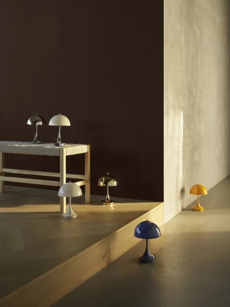 Louis Poulsen Panthella 160 Portable V3 bordslampa, mässing