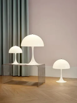 Louis Poulsen Panthella 320 bordslampa, opal