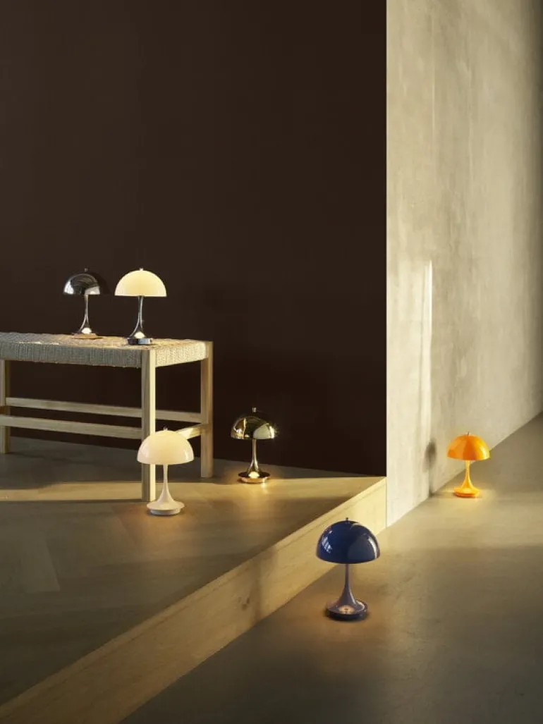 Louis Poulsen Panthella 160 Portable V3 bordslampa, opalgrå - krom