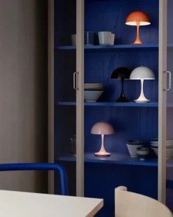 Louis Poulsen Panthella 160 Portable Metal V2 bordslampa, blekrosa