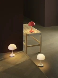 Louis Poulsen Panthella 160 Portable V3 bordslampa, opalvit