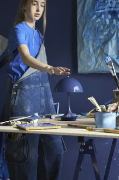 Louis Poulsen Panthella 160 Portable V3 bordslampa, indigoblå