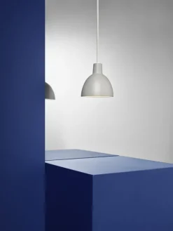 Louis Poulsen Toldbod 120 pendellampa, ljusgrå