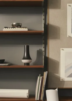 Louis Poulsen Tomoshi bärbar bordslampa, mörkbrun