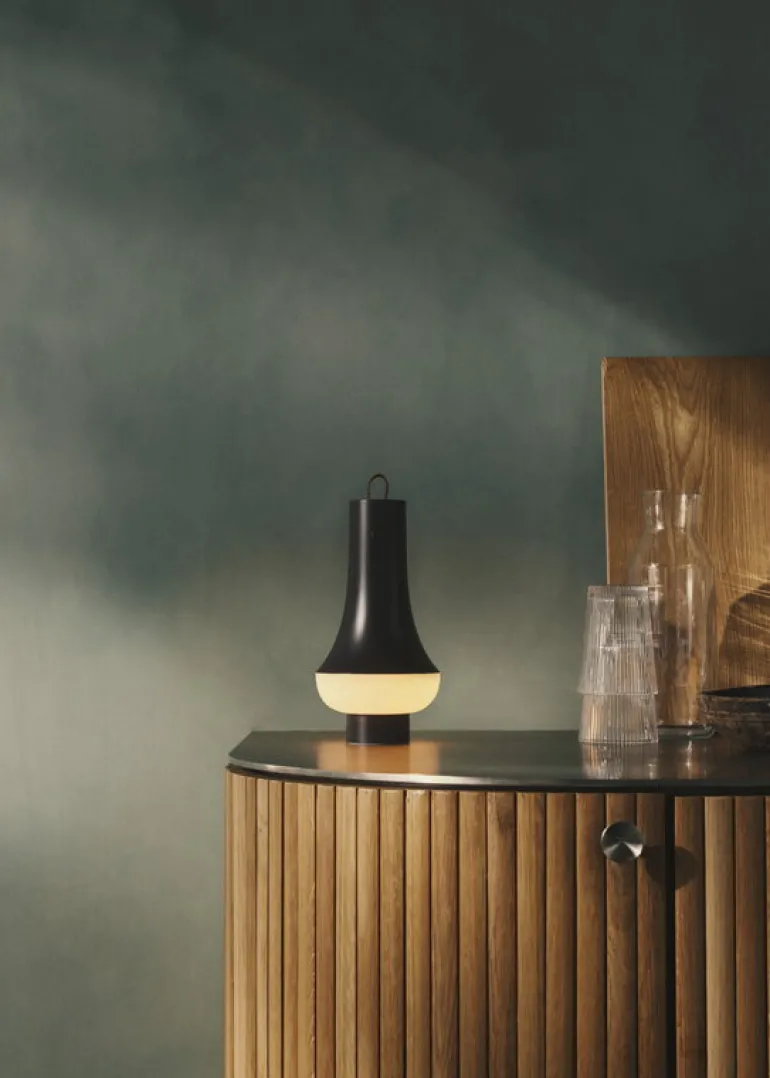 Louis Poulsen Tomoshi bärbar bordslampa, mörkbrun