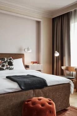 Louis Poulsen VL38 golvlampa V2 LED, vit