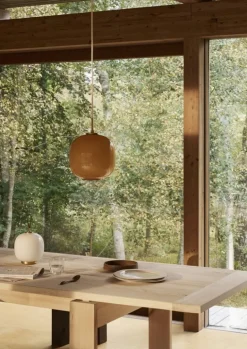 Louis Poulsen VL45 Radiohus bärbar lampa, mässing - vitt opalglas