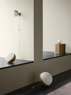 Louis Poulsen VL Studio 320 bords-/golvlampa, mässing