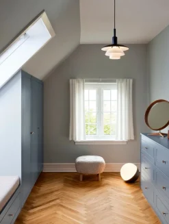 Louis Poulsen VL Studio 320 bord-/golvlampa, svart