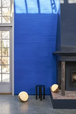 Louis Poulsen VL Studio 250 bords-/golvlampa, mässing