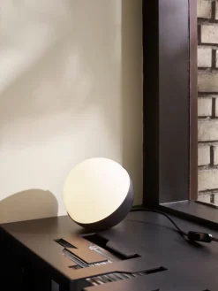 Louis Poulsen VL Studio 250 bords-/golvlampa, svart