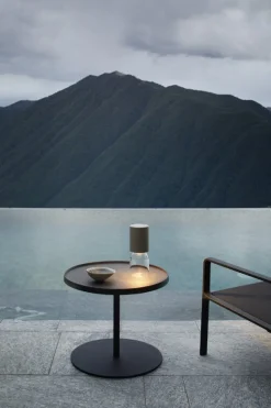 Luceplan Nui Mini bärbar bordslampa, greige