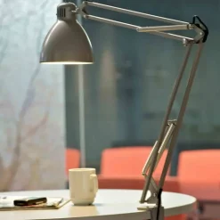 Luxo L-1 LED skrivbordslampa, aluminiumgrå