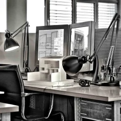 Luxo L-1 skrivbordslampa, svart