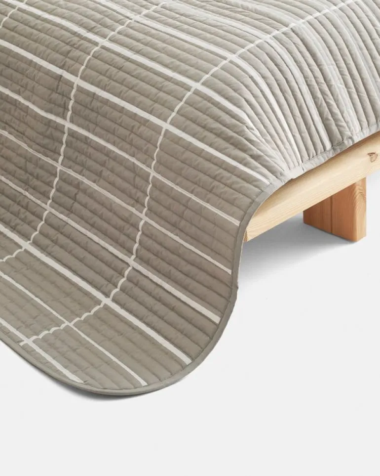 Marimekko Tiiliskivi överkast dubbelsäng, 260 x 260 cm, sand - naturvit