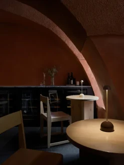 Marset Sips bärbar lampa, choklad - guld