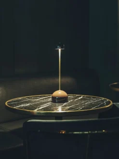 Marset Sips bärbar lampa, choklad - guld