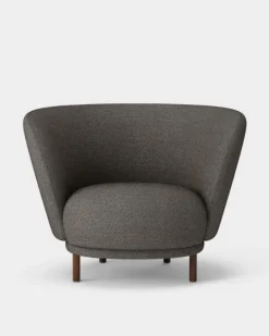 Massproductions Dandy fåtölj, valnötsbetsad bok - Sahco Safire 0001