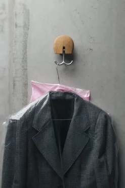 Massproductions Hercule väggkrok, oljad ek