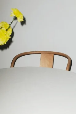 Massproductions Icha stol, naturlig bok