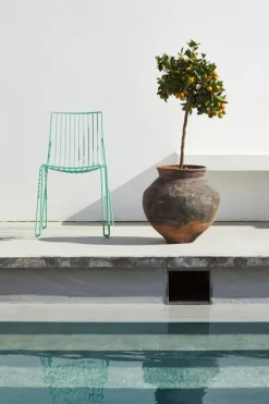 Massproductions Tio stol, oljeduk grön