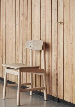 Mater Conscious 3162 stol, såpad ek - coffee waste light