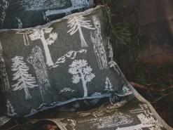 Metsä/Skogen Nebularis sittöverdrag, 45 x 160 cm, oliv - off-white