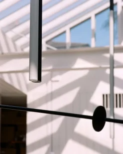 Michael Anastassiades Mobile Chandelier 5 golvlampa, svart patinerad mässing