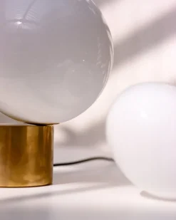 Michael Anastassiades Tip of the Tongue bordslampa, polerad mässing