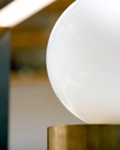 Michael Anastassiades Tip of the Tongue bordslampa, polerad mässing