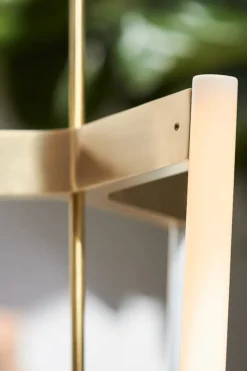 Michael Anastassiades Tube ljuskrona, satinmässing