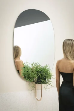 Miniforms Cigales spegel, svart - koppar