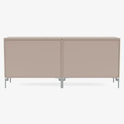 Montana Furniture Save låg sideboard, matta kromben - 137 Mushroom