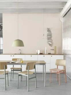 Muuto Ambit pendellampa 55 cm, dammigt grön