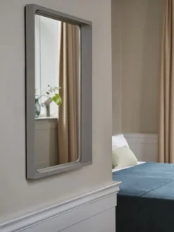 Muuto Arced spegel, 80 x 55 cm, ljusgrå