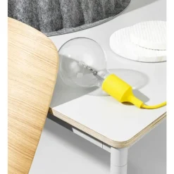 Muuto Base bord 190 x 85 cm, laminat med plywoodkanter, vit