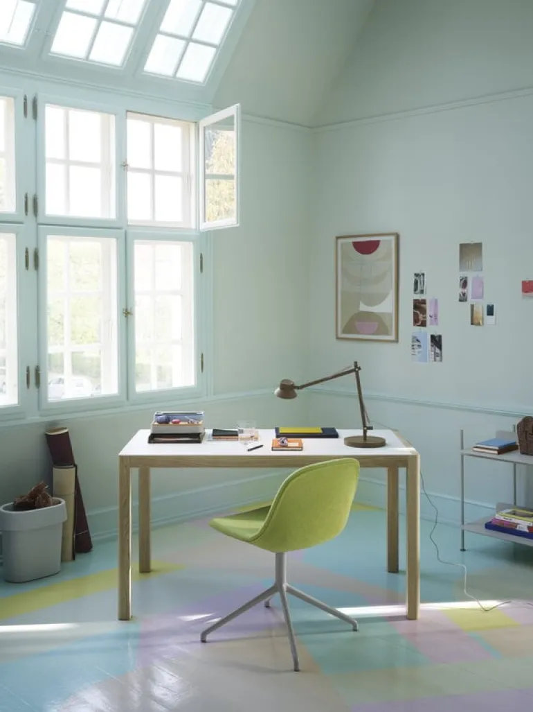 Muuto Dedicate bordslampa, S2, svart