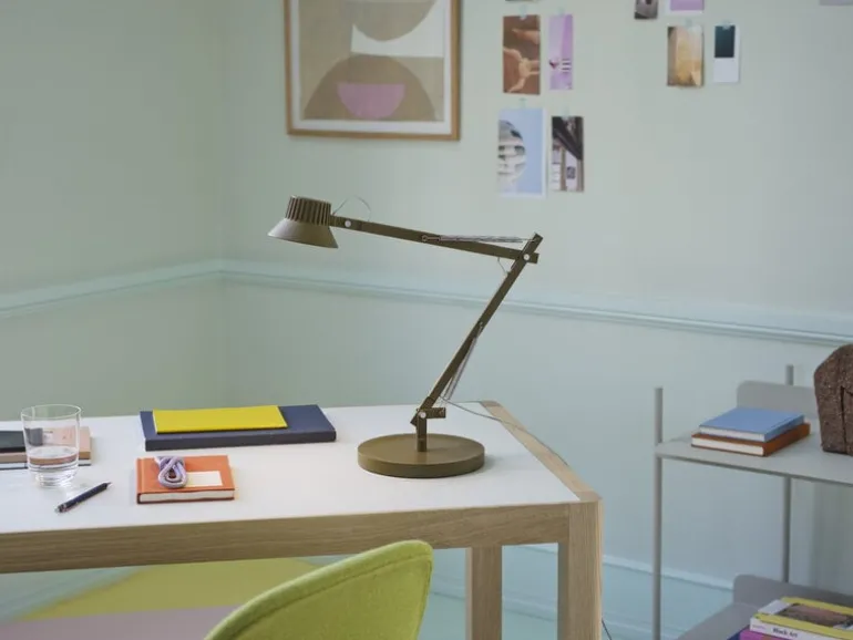 Muuto Dedicate bordslampa, S2, svart