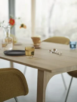 Muuto Earnest förlängningsbart bord, 260 x 100 cm, oljad ek